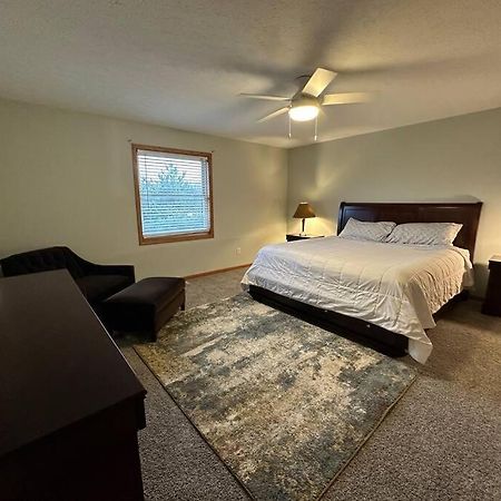 Inviting 3 Bed 2.5 Bath Townhome In Wadsworth Exterior photo