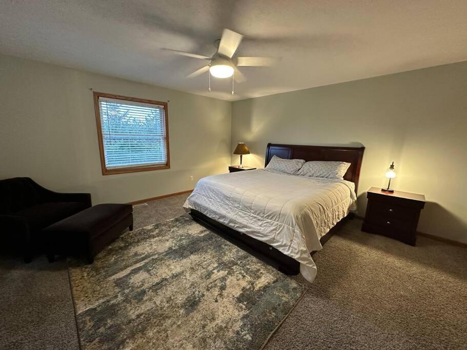Inviting 3 Bed 2.5 Bath Townhome In Wadsworth Exterior photo