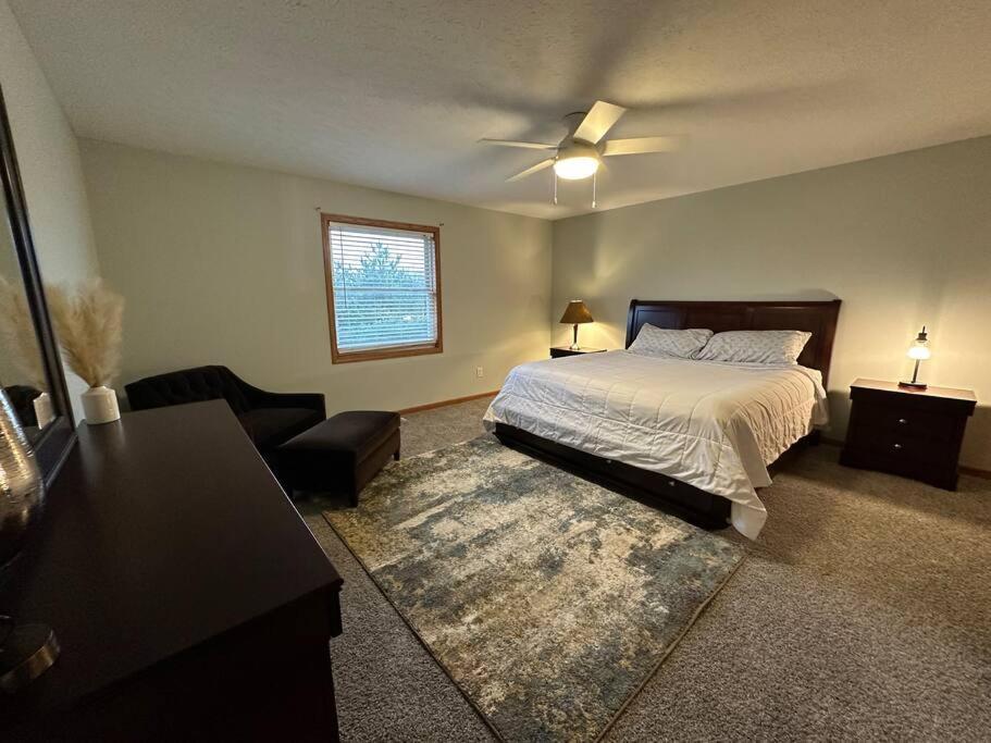 Inviting 3 Bed 2.5 Bath Townhome In Wadsworth Exterior photo