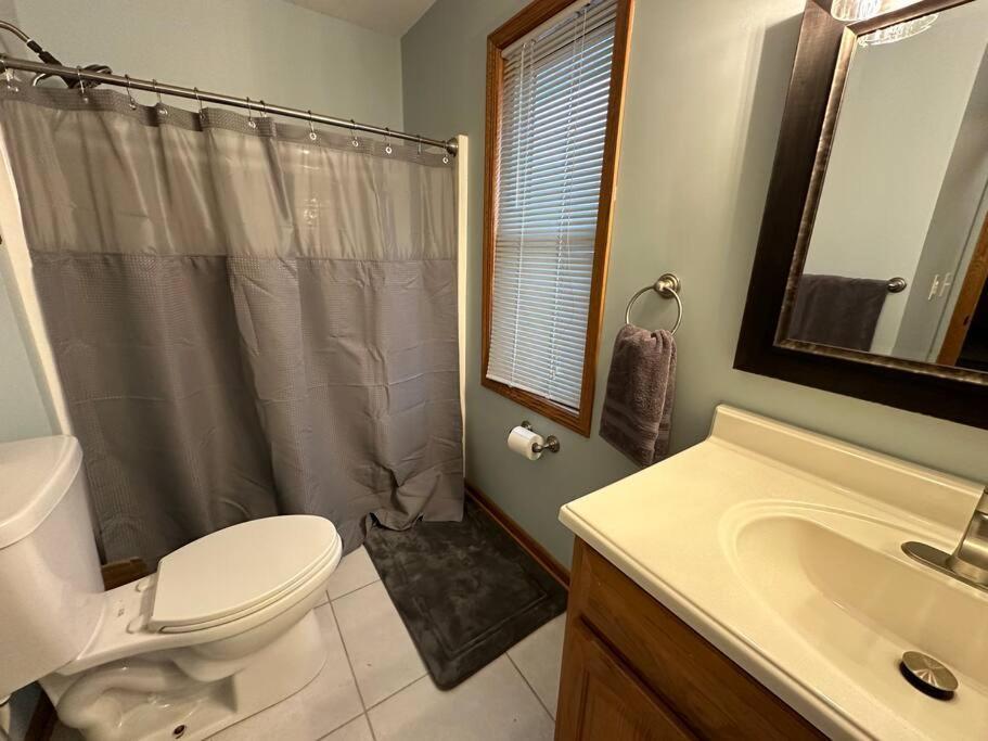 Inviting 3 Bed 2.5 Bath Townhome In Wadsworth Exterior photo