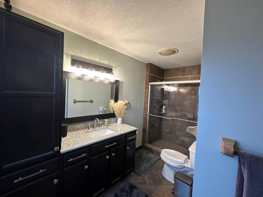 Inviting 3 Bed 2.5 Bath Townhome In Wadsworth Exterior photo